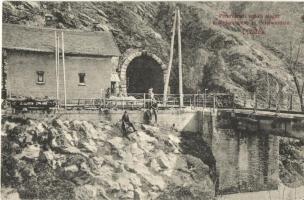 1911 Újvidék, Novi Sad; Péterváradi vasúti alagút / Eisenbahntunnel in Peterwardein / Petrovaradin railway tunnel