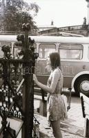 Városi életképek a régi NDK-ból (Berlin, Rostock, Drezda, stb,), fotónegatívok tasakban