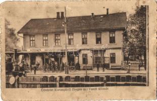 Korompa, Krompach; Vasútállomás, gőzmozdony, vasutasok. Balkányi S. kiadása / railway station, locomotive, railwaymen (fl)