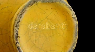 Gorka Géza (1894-1971): Sárga füles korsó. Repesztett mázas kerámia, jelzett (alig látható), restaur...