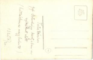 1925 Tatatóváros, Gróf Esterházy kertjében a szökőkút mellett, háttérben tó, csoportkép. photo