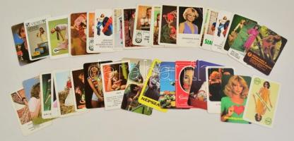 40 db hölgyeket ábrázoló, részben erotikus kártyanaptár az 1970-80-as évekből.