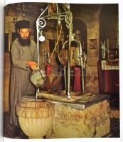 Gerhard Kroll: Jézus nyomában. Bp., 1985, Szent István Társulat. Második kiadás. Kiadói műbőr-kötés,...