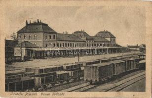 Piski, Simeria; Vasútállomás, vagonok. Marksz Gy. Viktor kiadása / railway station, wagons (fl)