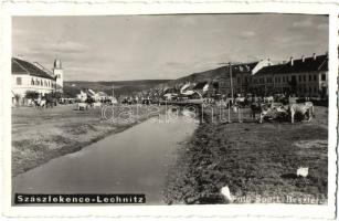 1941 Szászlekence, Lekence, Lechnita; patak, piac / creek, market. Foto Sport