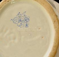 Bodrogkeresztúri porcelán bagoly tálkával, kézzel festett, jelzett, kis kopásnyomokkal, m: 7 cm