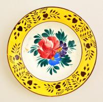 Hollóháza virágmintás kerámia tál, kézzel festett, jelzett, lepattanással, d: 22,5 cm
