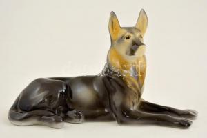 Hollóházi porcelán kutya, kézzel festett, jelzett, kis kopásnyomokkal, 20×12 cm