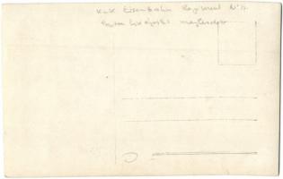 Első világháborús Cs. és kir. 17. vasúti és távirati ezred katonái rögtönzött hajóhíd építéséhez kez...