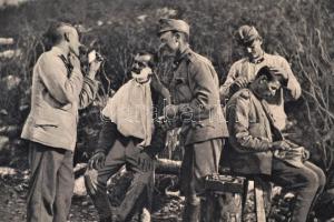 cca 1914-1918 43 db Az Érdekes Újság harctéri felvételeiből, 19x27 cm és 20x19 cm közötti méretben