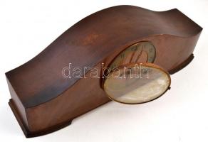 Fa kandalló óra, felesütős, üt, de nem jár, külsején apró hibával, 57×13×21,5 cm