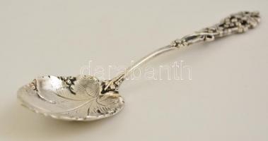 Ezüst (Ag) habos kanál, szőlő motívumos díszítéssel, jelzett, h: 12 cm, bruttó: 12 g./
Silver foam ...