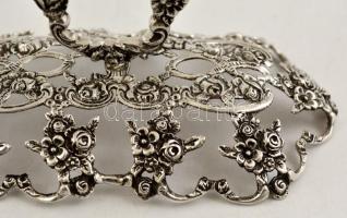 Ezüst gyertyatartó virágos díszítéssel / Silver candlestick with flower ornaments 89 g 10 cm