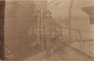 Osztrák-magyar tengerész fotója hajófedélzeten / Austro-Hungarian Navy mariner on a ship, photo (EK)