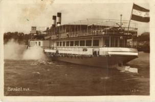 Pozsony, Bratislava, Pressburg; magyar zászlós gőzhajó / steamship with Hungarian flag (fa)