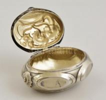 Szecessziós ezüst pirulás szelence aranyozott belső résszel / Art nouveau pill box 25,8 g 6,5x3 cm