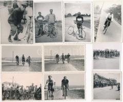 cca 1967 Pelvássy Ferenc (?-?) kerékpár versenyző hagyatékából 10 db vintage fotó és 9 db vintage negatív, amelyek a kerékpár sportról szólnak, a negatívok és papírképek között nincs átfedés, 6x9 cm és 4,5x6,5 cm között, a felvételek egy Fock Jenő kormányelnöknek címzett borítékban kerültek elő