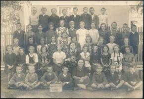 1939 Ganztelepi elemi iskola, V. osztály csoportképe11,5x17 cm
