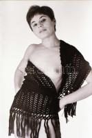 cca 1971 Harisnyatartós randevúk, szolidan erotikus felvételek, 3 db vintage fotó + 6 db vintage neg...