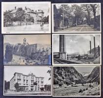 Kb. 100 db régi külföldi városképes lap, közte több képeslapfüzet / Cca. 100 pre-1945 European and Worldwide town-view postcards, among them a few postcard booklets