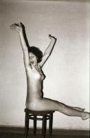 cca 1973 Ismerkedés a szabadsággal, szolidan erotikus felvételek, 4 db vintage fotó + 6 db vintage n...