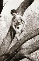 cca 1974 Nézz mélyen a szemembe..., szolidan erotikus felvételek, 3 db vintage fotó + 5 db vintage n...