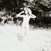 1986 Találkozás Őzikével az erdőben, szolidan erotikus felvételek, 13 db vintage negatív Menesdorfer...