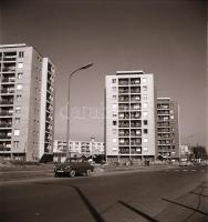 1968 Kecskemét, Lenin városrész, 12 db szabadon felhasználható, vintage negatív, 6x6 cm