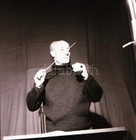 1969 Ferencsik János (1907-1984) karmester vezényel, 26 db vintage negatív Kotnyek Antal (1921-1990)...