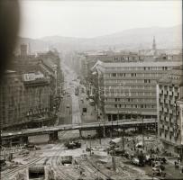 cca 1980 Budapest, Baross téri aluljáró felüljáró építésének idején készült felvételek, 20 db szabad...