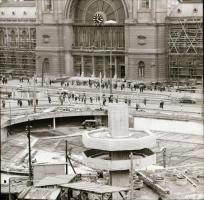 cca 1980 Budapest, Baross téri aluljáró felüljáró építésének idején készült felvételek, 20 db szabad...