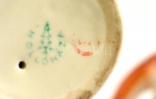 2 db porcelán: Hollóházi mókus, kézzel festett, jelzett, apró kopásokkal, m: 14 cm + Hollóházi kutya...