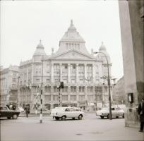 cca 1980 Budapest, Deák téri felvételek, 12 db szabadon felhasználható, vintage negatív, 6x6 cm
