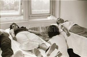 1983. július 29. Budapest, véradás a Metró Vállalatnál, 35 db szabadon felhasználható, vintage negat...