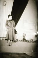 cca 1948 Budapesti divatbemutató, Rózsa György (?-?) budapesti fotóriporter hagyatékából 34 db szaba...