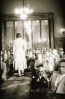 cca 1948 Budapesti divatbemutató, Rózsa György (?-?) budapesti fotóriporter hagyatékából 34 db szaba...