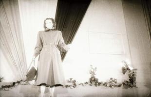 cca 1948 Budapesti divatbemutató, Rózsa György (?-?) budapesti fotóriporter hagyatékából 34 db szaba...