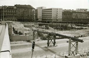 1981. május 12. Budapest, Árpád híd egyik elemének beemelése és a Petőfi híd pesti oldalának átépíté...