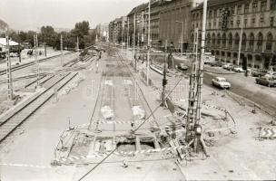 1981. május 12. Budapest, Árpád híd egyik elemének beemelése és a Petőfi híd pesti oldalának átépíté...