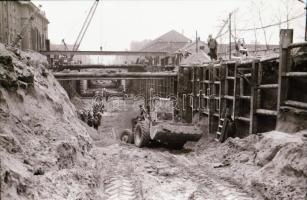 1985. december 11. Budapest, Turbina utca, Rákos patak és Gyöngyösi út környéke a metróépítés felszí...