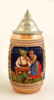 Ón fedeles német kerámia söröskorsó, kézzel festett, jelzett, kopott, m: 21 cm