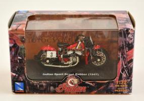 Indian Sport Scout Babber (1947) motor makett, eredeti dobozában, jó állapotban, 10×4 cm