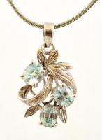 Ezüst(Ag) kígyó nyaklánc, kék köves függővel, jelzett, h: 44 cm, bruttó: 5,2 g