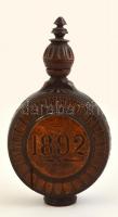 1892 Faragott fa kulacs, repedéssel, m:21 cm