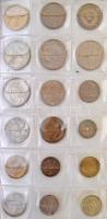 Vegyes: ~54db-os fémpénz tétel a világ minden tájáról, kisalakú érmeberakóba, közte néhány emlékérem...