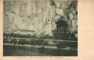 Rév, Vad, Vadu Crisului; Tündérvár Rév őrháznál a futó vonattal, gőzmozdony. Dunky Fivérek kiadása / locomotive by Pestera Casa Zmeului cave (EK)