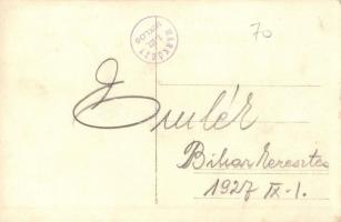 1927 Biharkeresztes, Vasútállomás, vasutasok, Dreher Maul csokoládé és bak sör, hírlapárus bódé. Mar...