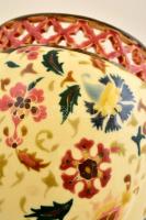 Zsolnay perzsa mintás áttört peremű kaspó, kézzel festett porcelánfajansz, jelzett (TJM), formaszám:...