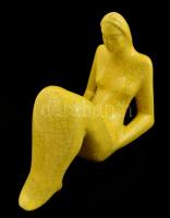 Gorka Géza (1895-1971): Art deco ülő női figura könyvtámasz. Repesztett mázas kerámia,  jelzett (Nog...
