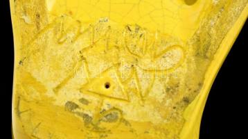 Gorka Géza (1895-1971): Art deco ülő női figura könyvtámasz. Repesztett mázas kerámia,  jelzett (Nog...